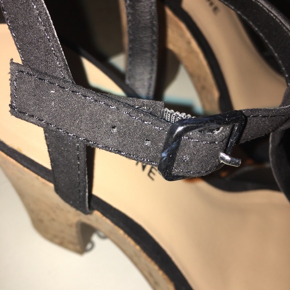 Platform Heel (5.5) - Picture 5 of 7